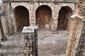 Temple de Tellus à 3 collones.JPG