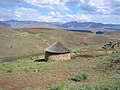 Hutte au toit de chaume (Lesotho).