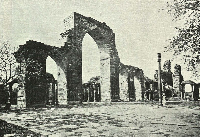 File:The Iron Pillar, Kutab Minar, Delhi.jpg