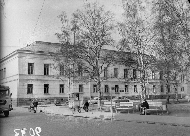 File:The school building of Oulun lyseo 1961 (JOKAKAL3B-9259).tif