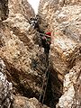 Una prima serie di scalette lungo la via ferrata