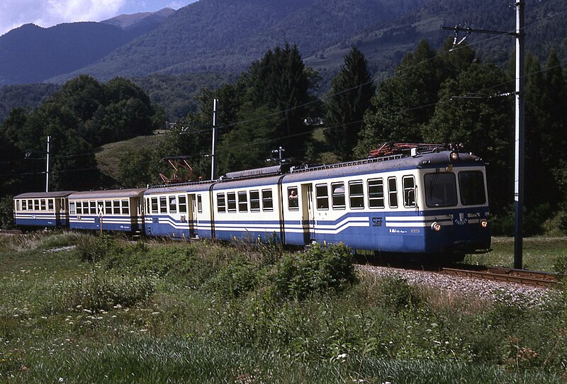 File:Trains des Centovalli (Suisse et Italie).jpg