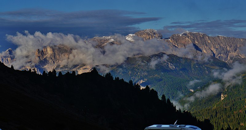 File:Trentino Pordoijoch Marmolada 1.jpg