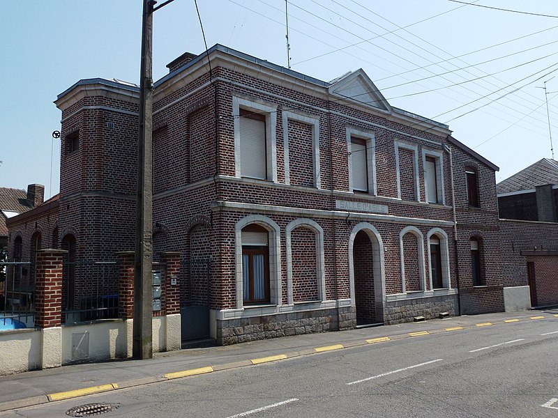 File:Trith-Saint-Léger (Nord, Fr) salle d'Asile.JPG