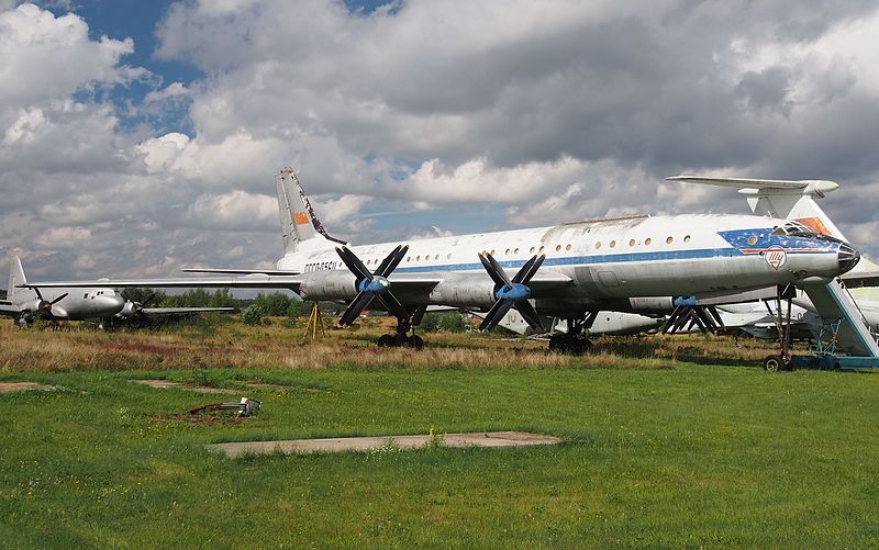 File:Tu-114 (CCCP-Л5611) at Central Air Force Museum pic4.JPG