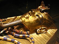 Ataúd más interior del sarcófago de Tutankamón, con su rostro idealizado.