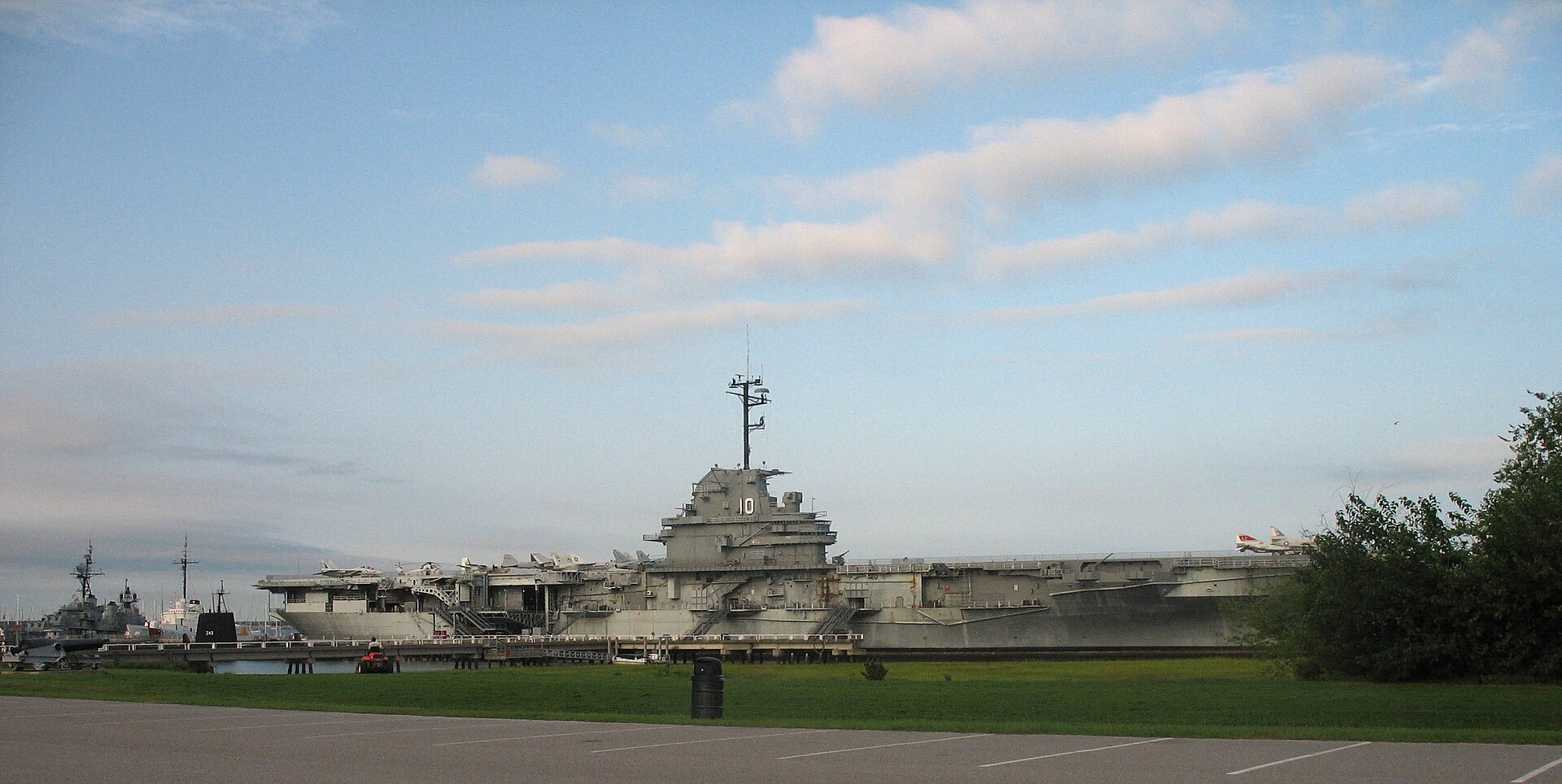 USS Yorktown (CVS-10) at Patriots Point 2006.jpg
