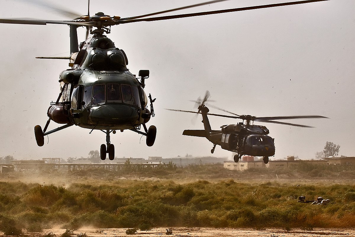 File:USAF helicopters training for Son Tay raid 1970.jpg - Wikimedia Commons