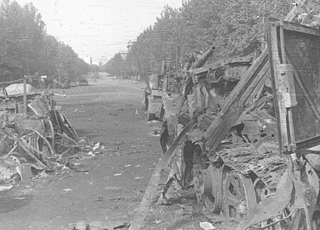 Tập tin:Uništena nemačka tenkovska kolona u Beogradu 1944.jpg