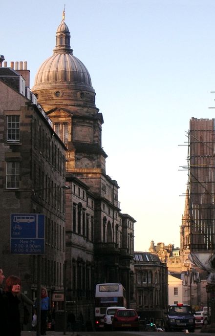 Old College da Universidade de Edimburgo, desenhado por Robert Adam