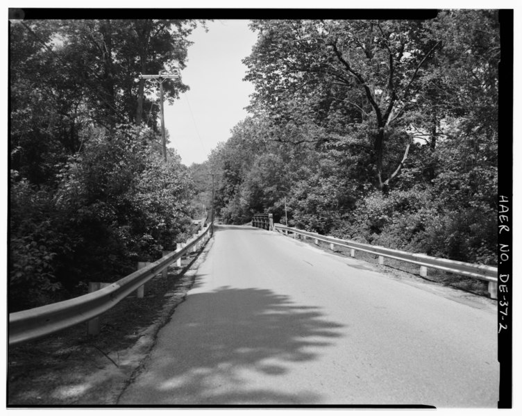 File:VIEW WEST, ROADWAY ELEVATION AND SETTING - Thompson's Station Bridge, Spanning White Clay Creek on Chambers Rock Road (N329), Newark, New Castle County, DE HAER DEL,2-NEWCA,47-2.tif