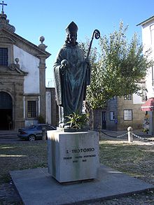 Valença - Statua di S Teotónio.jpg