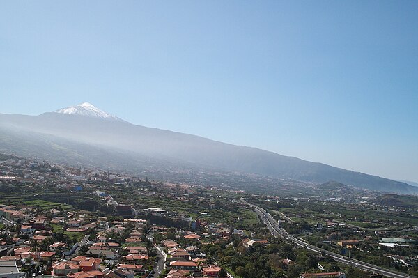 Valle de La Orotava and Puerto de la Cruz were the first holiday resorts on the Canary Islands.