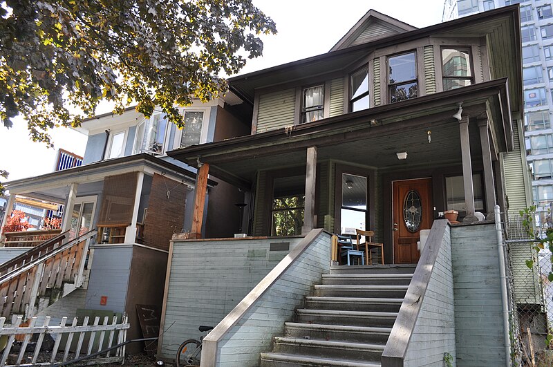 File:Vancouver - old houses on Hornby 01.jpg