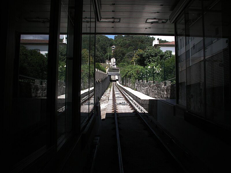 File:Viana do Castelo-Funicular.jpg