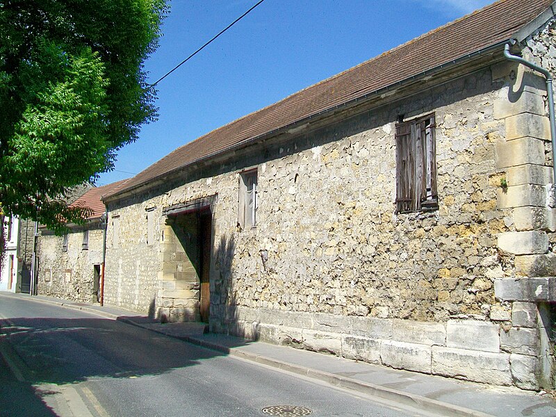 File:Viarmes, ancienne ferme, rue du Gaudron.jpg