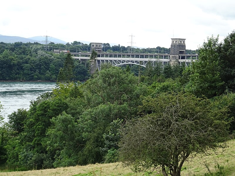 File:View of Britannia Bridge.jpg