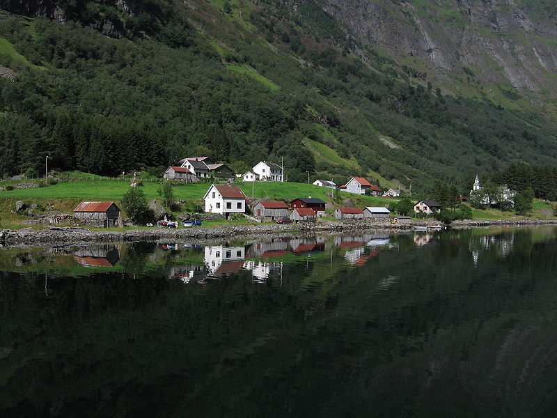 File:Village in Norway.jpg