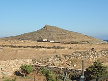 Der Vrekastro-Felsen am Strand von Agios Fokas nahe Tinos-Stadt