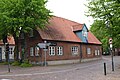 Deutsch: Ehemaliges Wohnhaus und Café, Am Marktplatz 3, Wedel (Holstein), Deutschland. Kulturdenkmal von öffentlichem Interesse. English: Former residential house and café, Am Marktplatz 3, Wedel (Holstein), Germany. Cultural heritage monument.