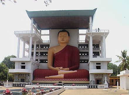 Giant Buddha statue at Weherahena Temple