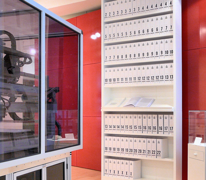 File:Wellcome genome bookcase.png