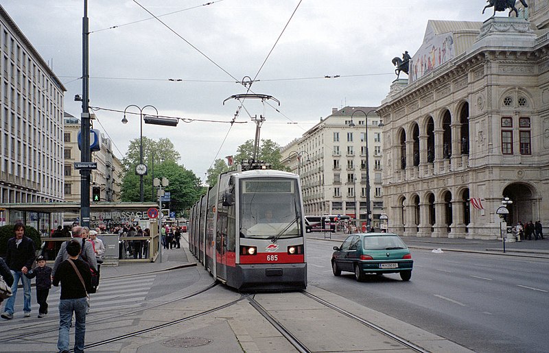 File:Wien-wiener-linien-sl-2-1042172.jpg