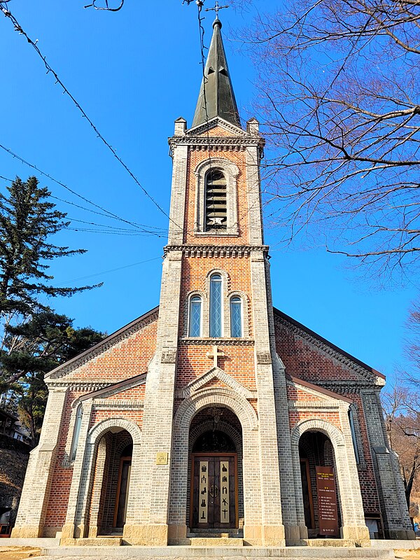 Image: Wonju Yongsomak Catholic Church