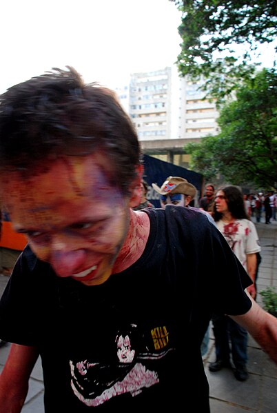 File:Zombie Walk Porto Alegre (2119508900).jpg