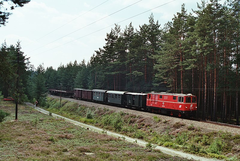 File:ÖBB-Lok 2095.14 Waldviertelbahn.jpg