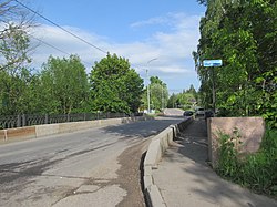 Puente Andreevsky y calle Andreevsky.  Vista desde la calle Krasina