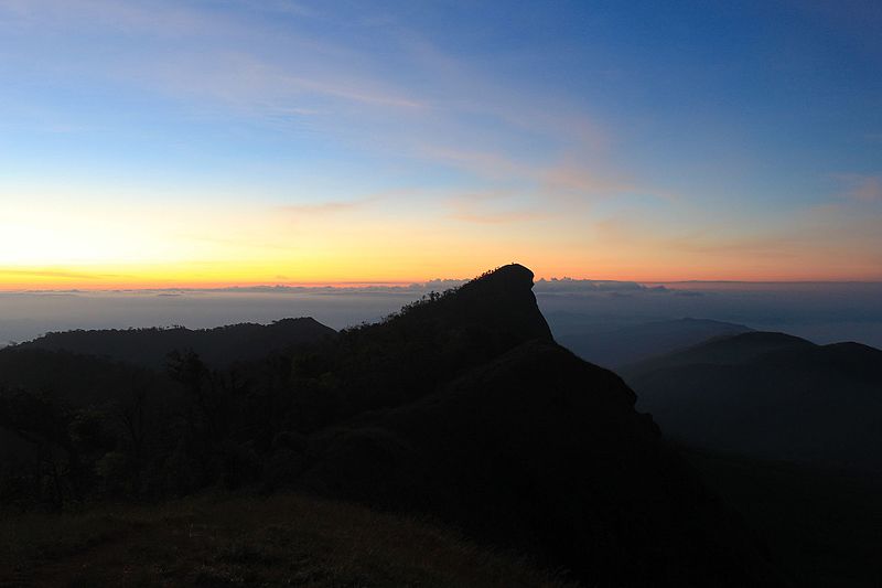 File:แสงแรกแห่งออบหลวง.jpg