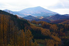 晩秋の姫神山 Mt. Himekami di akhir musim gugur - panoramio.jpg