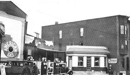 Amoco gas staton in Pennsylvania, 1935