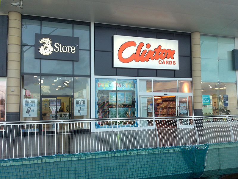 File:3 Store & Clinton Cards at Castlepoint.jpg