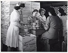 636.081 Packing canned meat, Westfield Freezing Works.jpg
