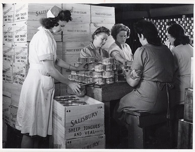 File:636.081 Packing canned meat, Westfield Freezing Works.jpg