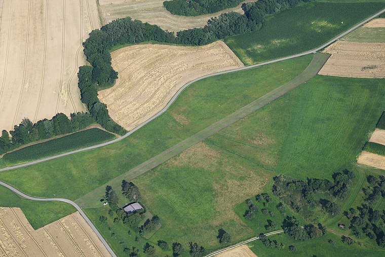 Göppingen-Bezgenriet airfield