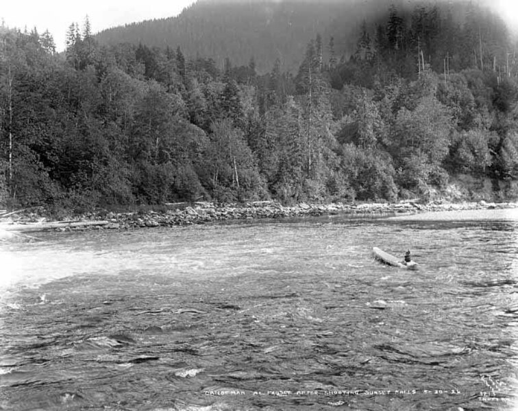 File:Al Fausset in canoe after shooting Sunset Falls, May 30, 1926 (PICKETT 357).jpg