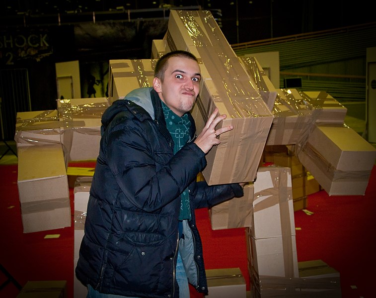 File:Alexander Kuzmenko from Igromania at Gameland booth at Igromir 2009 (4081346967).jpg