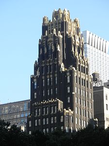 Ռեյմոնդ Հուդի ամերիկյան ռադիատորի շենքը Նյու Յորքում (1924)