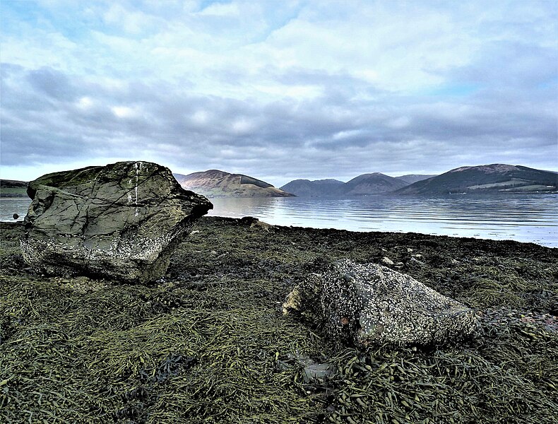 File:Ardbeg Point - Isle of Bute - geograph.org.uk - 5687621.jpg