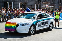 Policija okruga Arlington - DC Capital Pride - 2014-06-07 (14398138303) .jpg