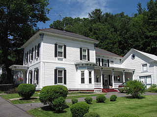 <span class="mw-page-title-main">Armstrong House (North Adams, Massachusetts)</span> Historic house in Massachusetts, United States