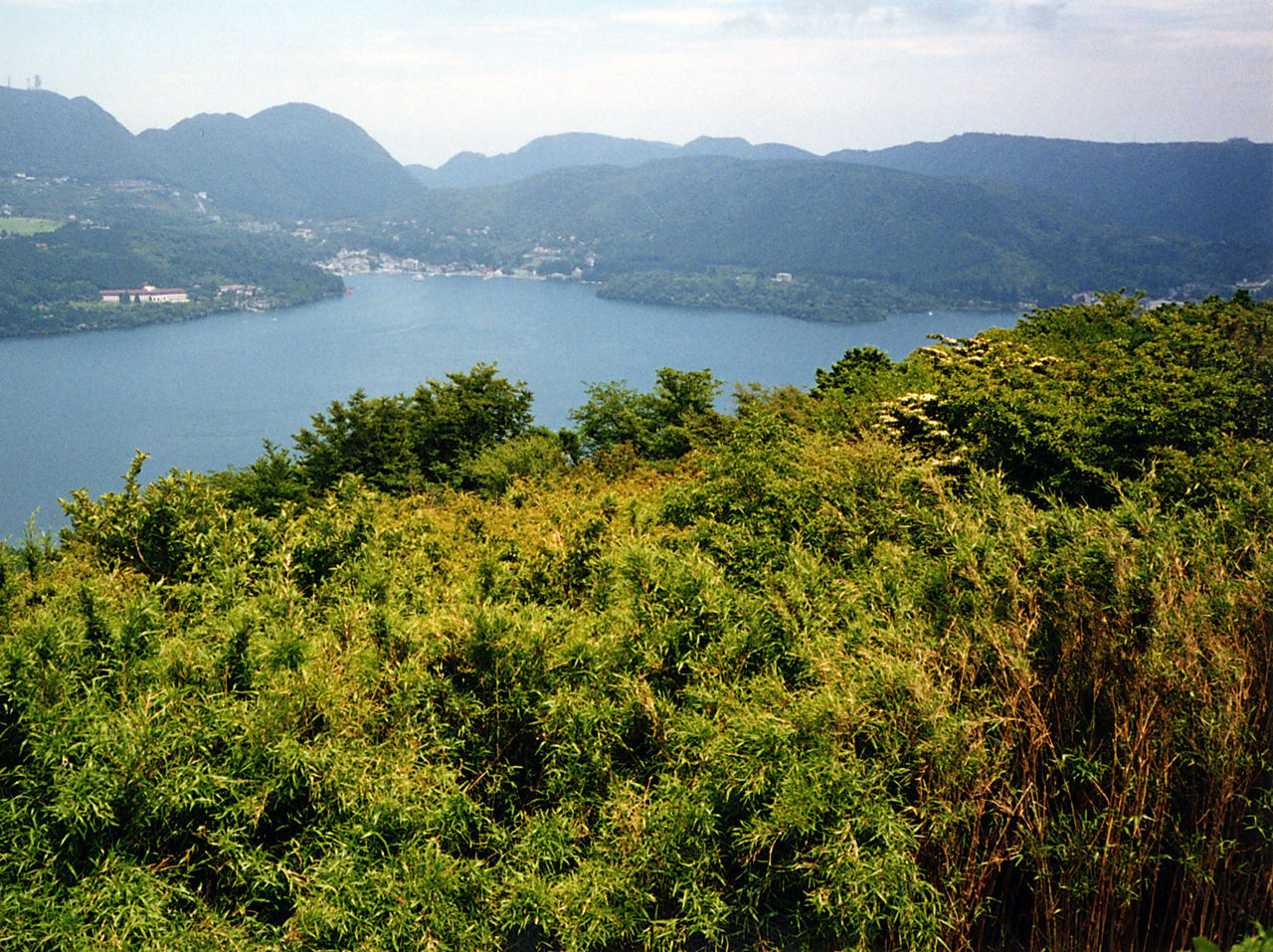 Hakone (Kanagawa) 1280px-AshiNoKo