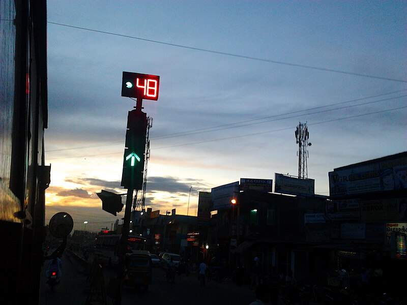 File:At the Kumananchavadi junction.jpg