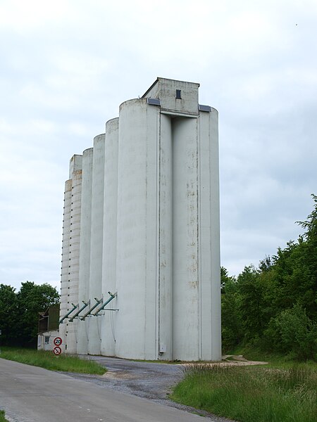 File:Aure-FR-08-silo UAA-10.jpg