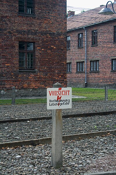 File:Auschwitzwarningsign.jpg