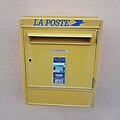 Français : Boîte aux lettres A1W8U3 (La Poste) située dans le bourg de Vazerac (France). English: Post box A1W8U3 of La Poste network located in Vazerac (France).