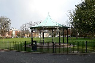 <span class="mw-page-title-main">Llwyn Isaf</span> Green space in Wrexham